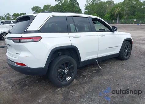 2023 Jeep Grand Cherokee Limited 4X2 from USA, damaged, VIN 1C4RJGBGXPC544537